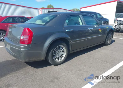 2010 Chrysler 300 Touring/Signature Series/Executive Series from USA, damaged, VIN 2C3CA5CV7AH225323